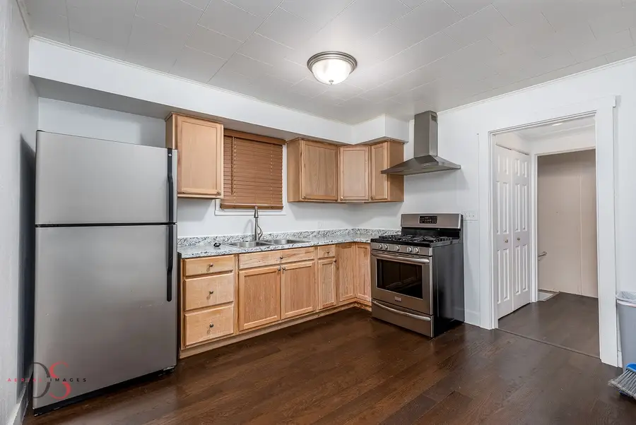 305 Thompson Street, Ottawa, IL 61350 - #2