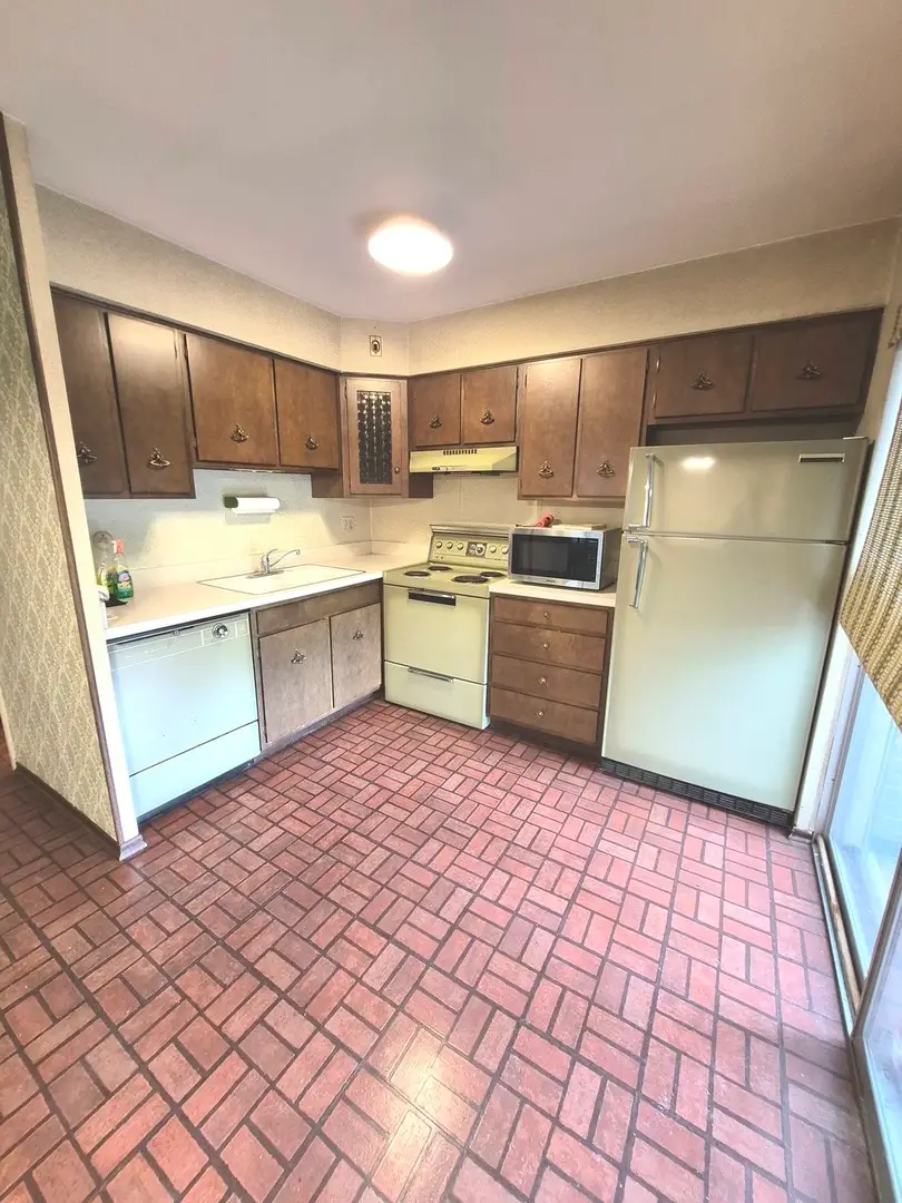 17W755 Standish Lane, Villa Park, IL 60181 - #2