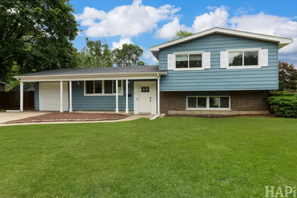 201 Berkshire Drive, Crystal Lake, IL 60014