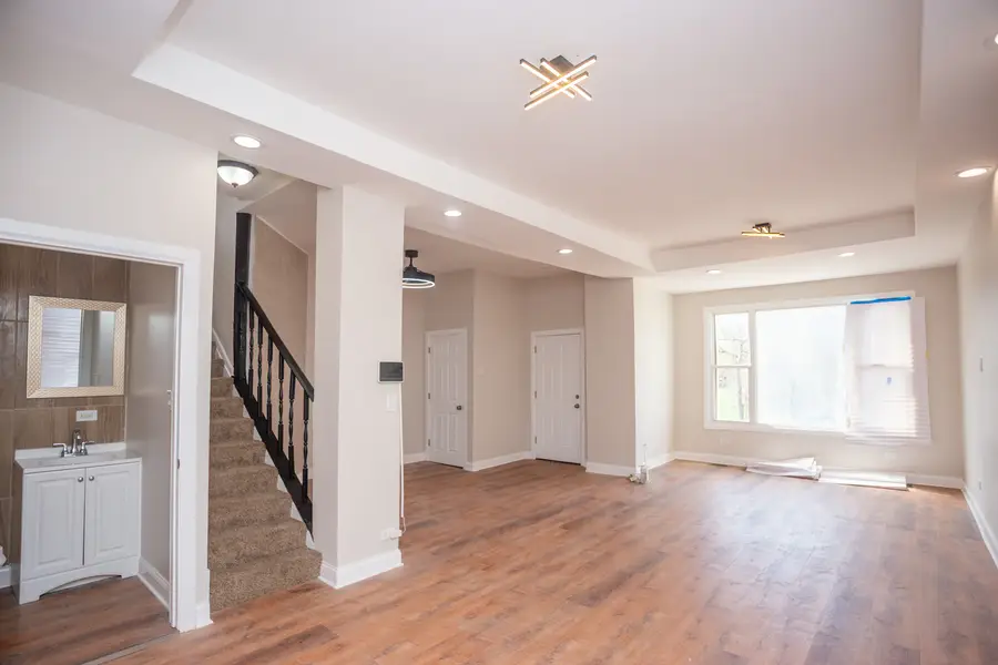 7049 S Kimbark Avenue, Chicago, IL 60637 - #2