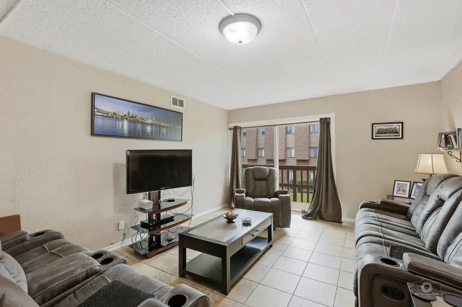 1619 Richmond Avenue #206, Joliet, IL 60435 - #3