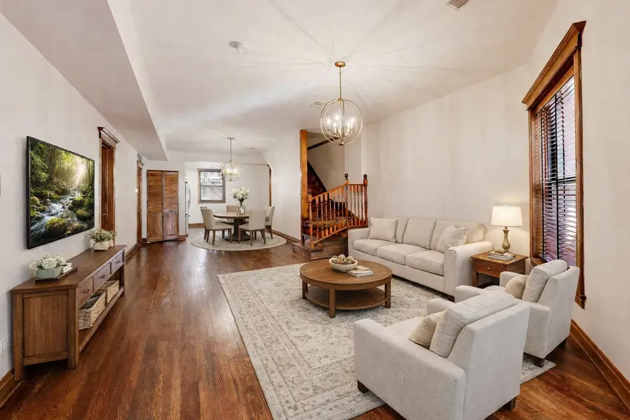 946 W Sheridan Road #2, Chicago, IL 60613 - #3