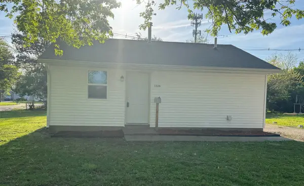 1320 Hedge Road, Champaign, IL 61821