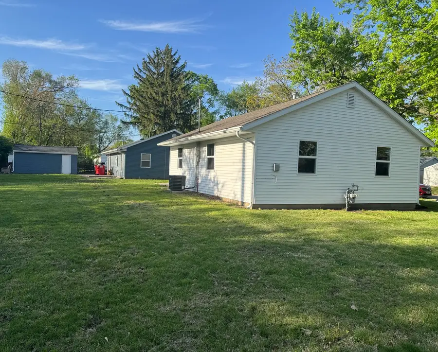 1320 Hedge Road, Champaign, IL 61821 - #3