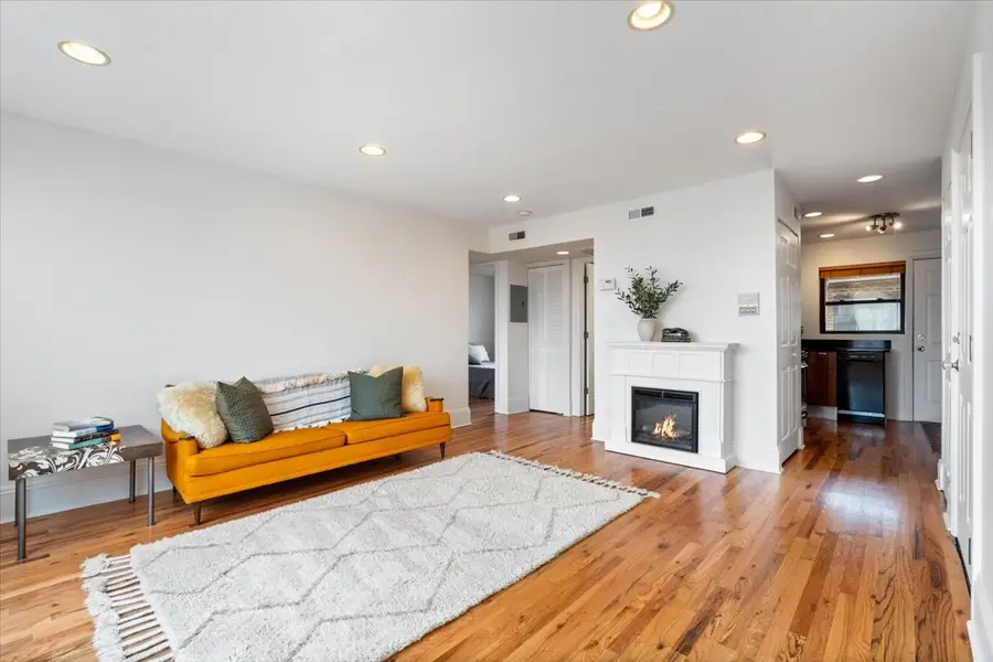 1353 W Fargo Avenue #3E, Chicago, IL 60626 - #2