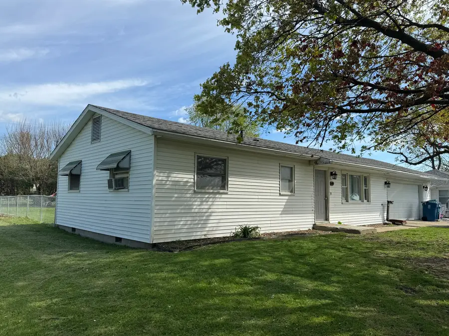 419 E Cleveland Street, Cullom, IL 60929 - #3