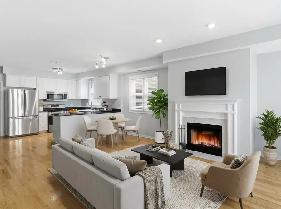 1535 W Oakdale Avenue #2, Chicago, IL 60657 - #2