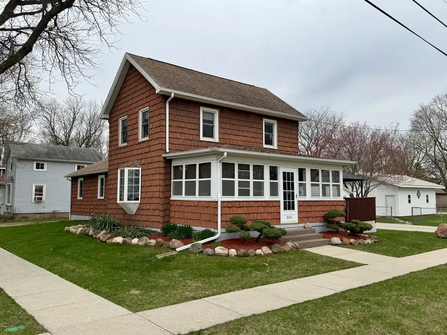 224 E South Street, Franklin Grove, IL 61031 - #2