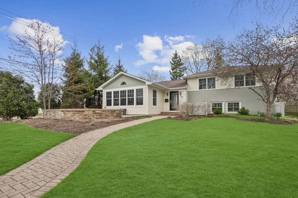 614 West Street, Libertyville, IL 60048 - #1