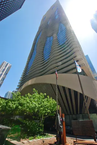 225 N Columbus Drive #6009, Chicago, IL 60601