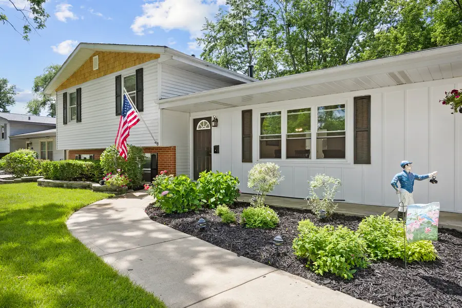 586 Aztec Drive, Carol Stream, IL 60188 - #3