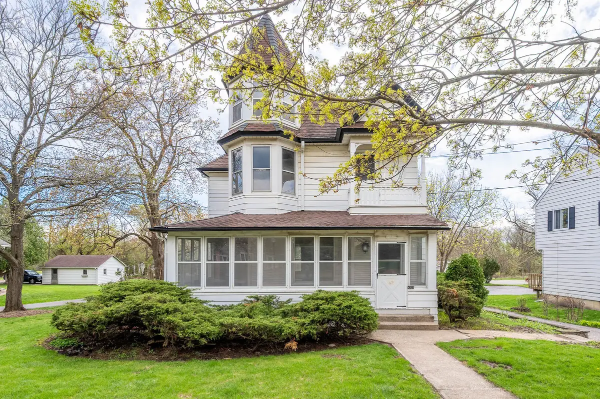 4221 Old Grand Avenue, Gurnee, IL 60031 - #1