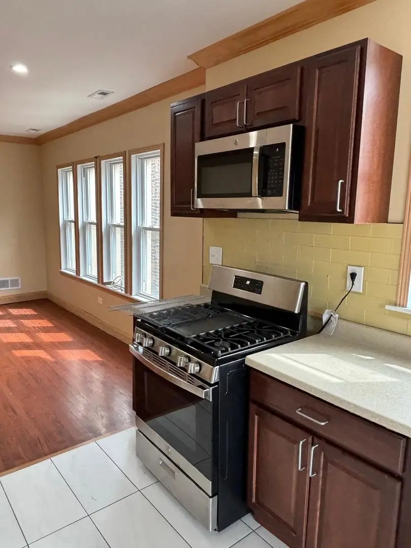 7644 S Cornell Avenue, Chicago, IL 60649 - #3