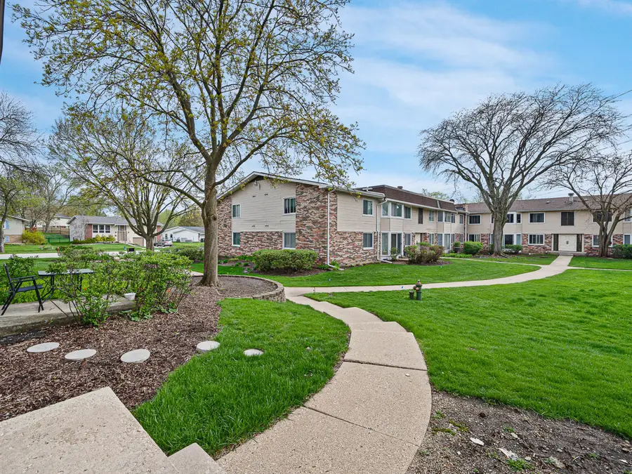 3030 Roberts Drive #5, Woodridge, IL 60517 - #2