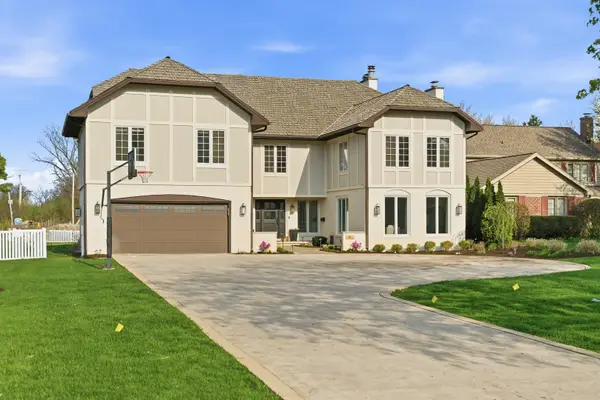 11 Princeton Road, Hinsdale, IL 60521