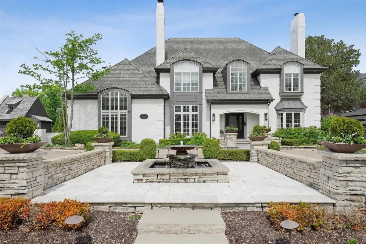 21 E 8th Street, Hinsdale, IL 60521 - #1