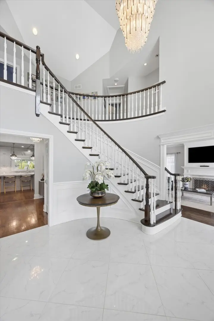 21 E 8th Street, Hinsdale, IL 60521 - #3