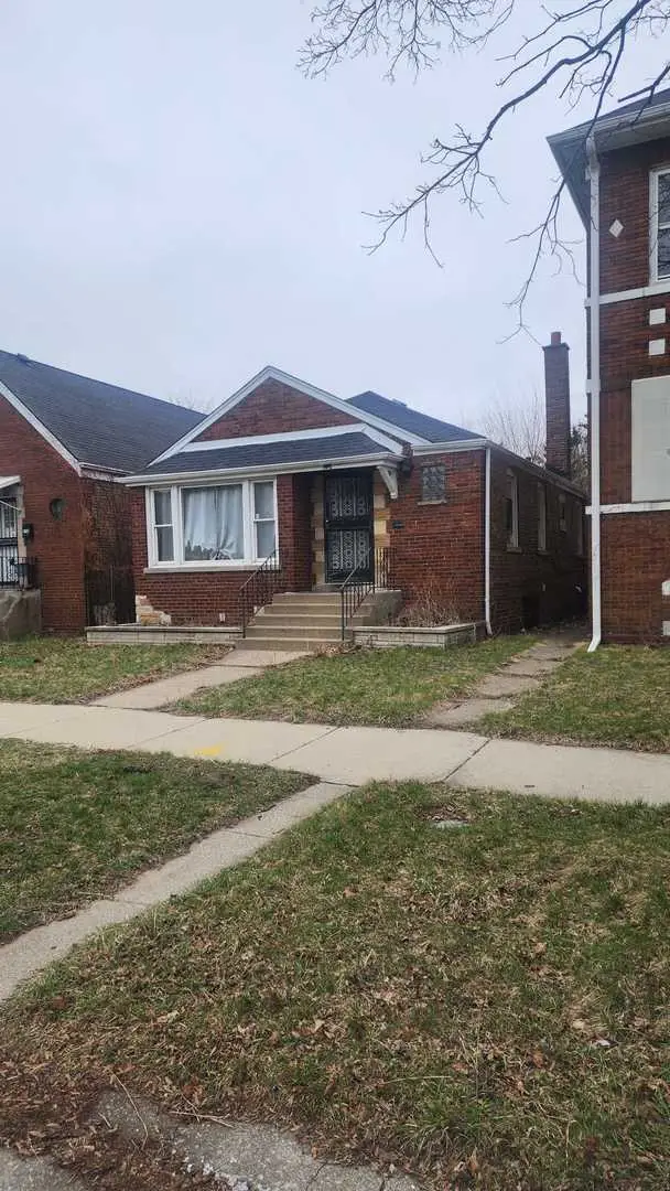 8128 S Coles Avenue, Chicago, IL 60617 - #2