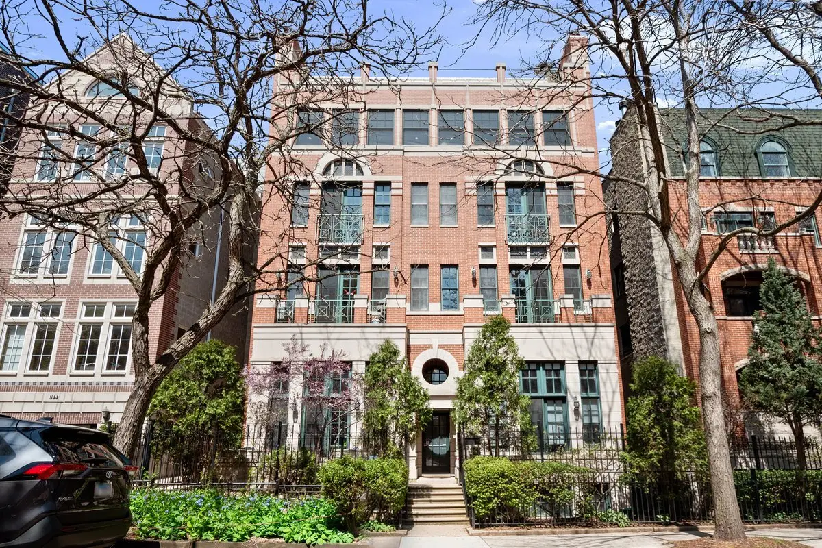 840 W Buckingham Place #4, Chicago, IL 60657 - #1