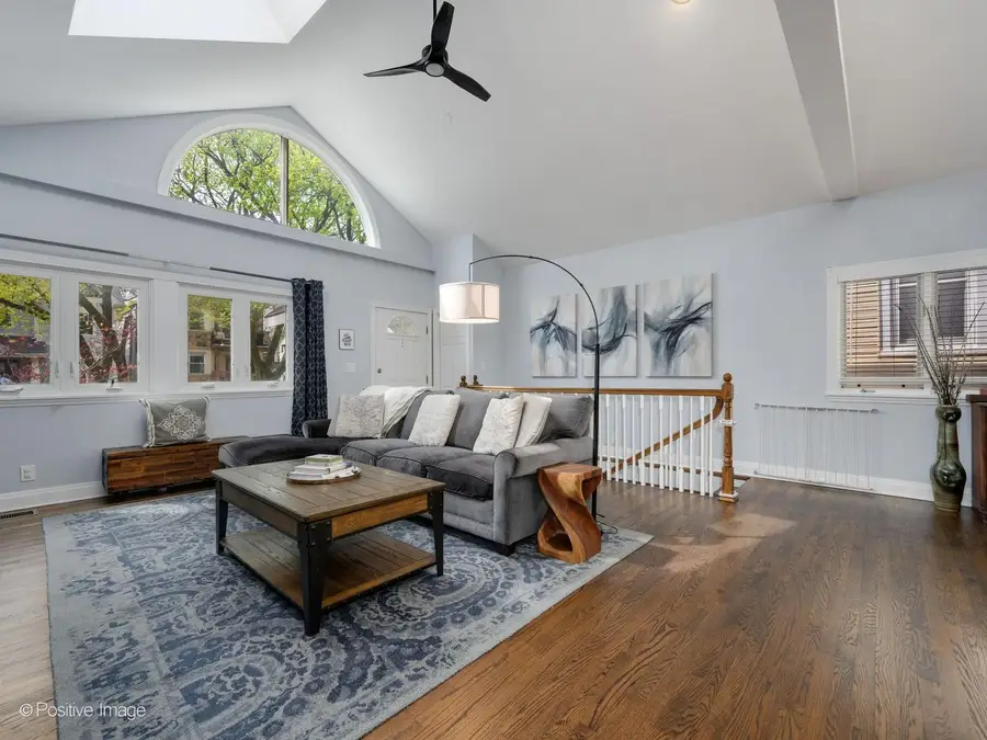 3043 N Hamilton Avenue, Chicago, IL 60618 - #3