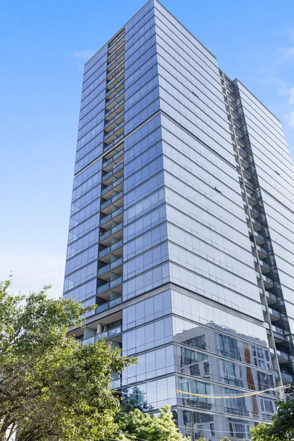 860 W Blackhawk Street #406, Chicago, IL 60642