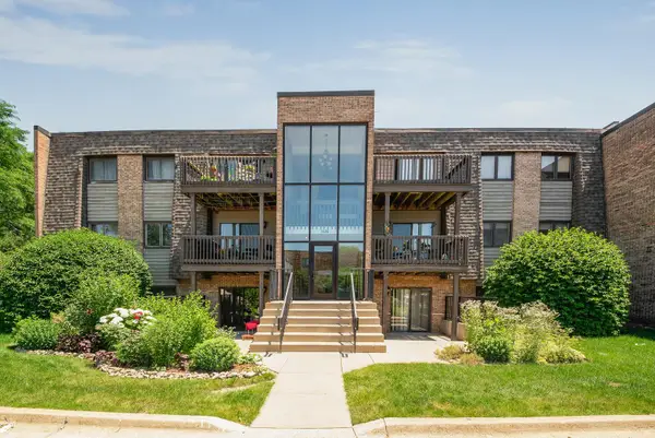 1420 Stonebridge Circle #5N, Wheaton, IL 60189