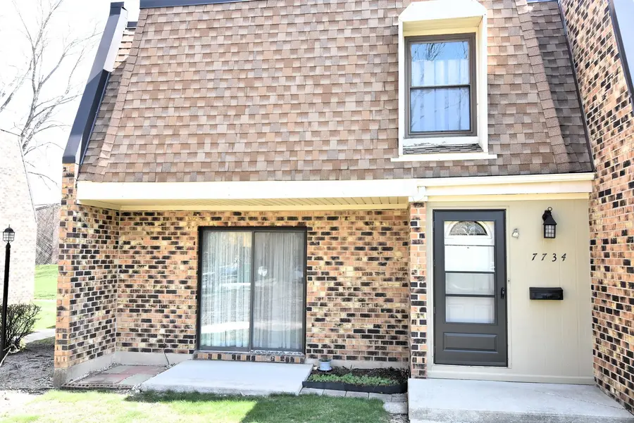 7734 Woodward Avenue #5, Woodridge, IL 60517 - #2