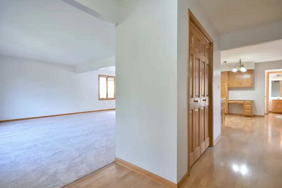 1263 Harleyford Road, Woodridge, IL 60517 - #3