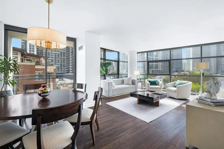 201 N Westshore Drive #801, Chicago, IL 60601 - #2