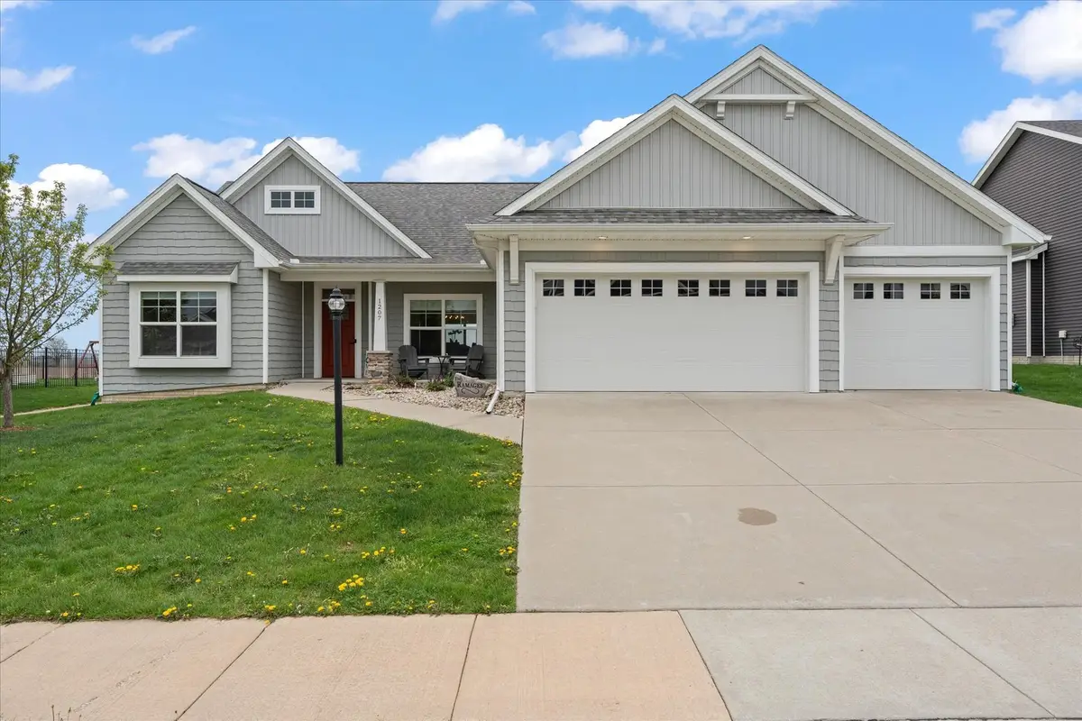 1207 Morningside Lane, Mahomet, IL 61853 - #1