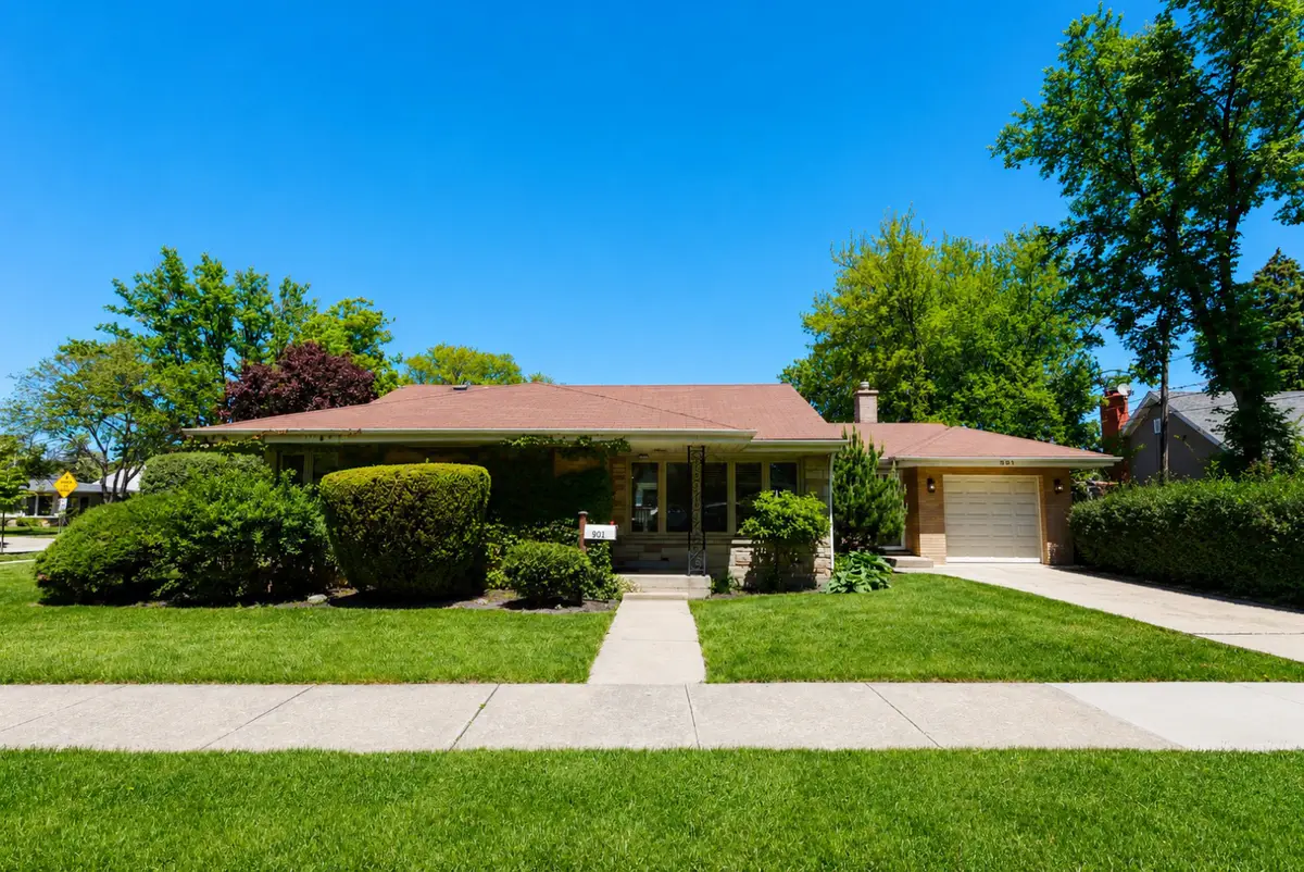 901 Park Plaine Avenue, Park Ridge, IL 60068 - #1