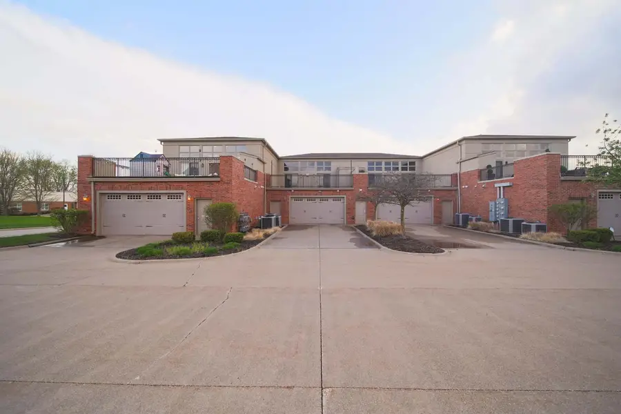 4935 Utica Ridge Road #220, Davenport, IA 52807 - #3