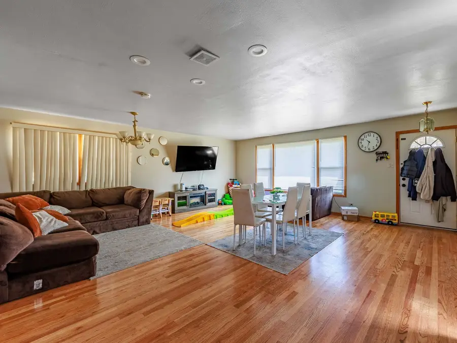 7832 Lamon Avenue, Burbank, IL 60459 - #2