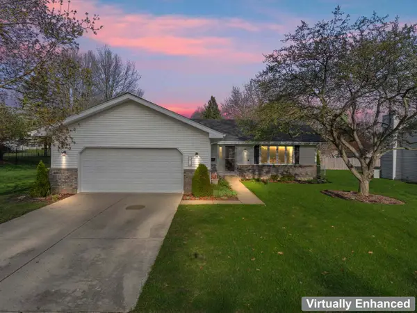 815 Carriage Drive, Algonquin, IL 60102