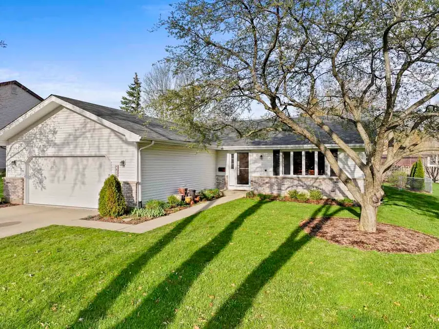 815 Carriage Drive, Algonquin, IL 60102 - #2