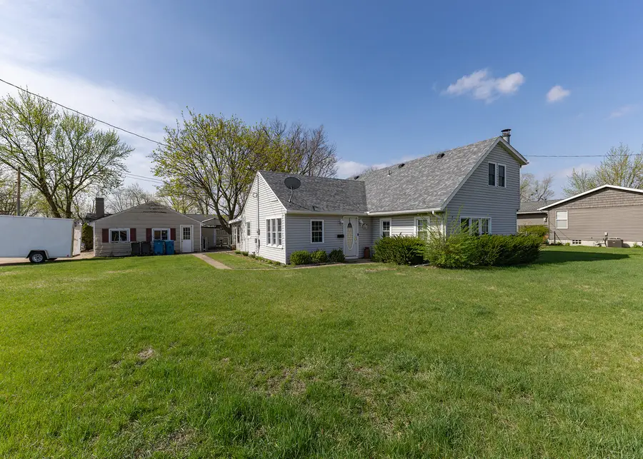 507 11th Place, Camanche, IA 52730 - #2