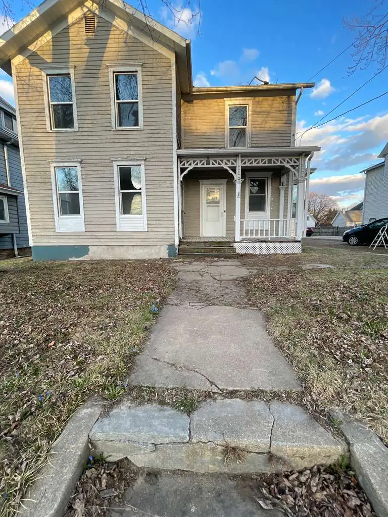 217 N West Avenue, Freeport, IL 61032 - #1