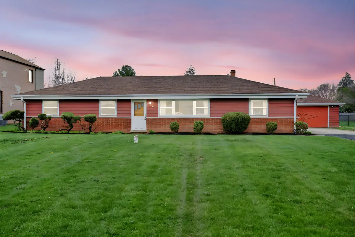 102 W Elaine Circle, Prospect Heights, IL 60070 - #1