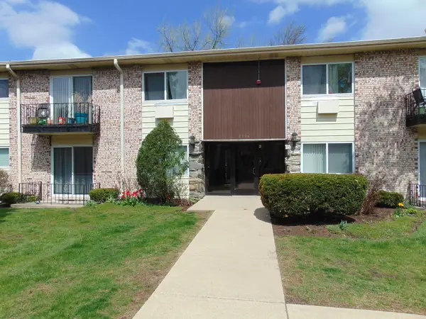 8996 Kennedy Drive #105E, Des Plaines, IL 60016