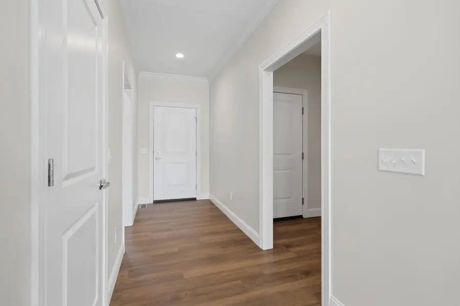 5505 East Creekside Lane, Bettendorf, IA 52722 - #2