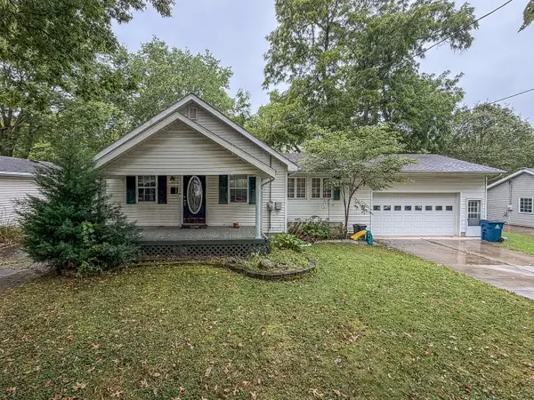 1020 N Walnut Street, Monticello, IL 61856