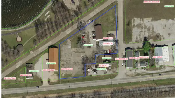 5300 River Drive, Moline, IL 61265