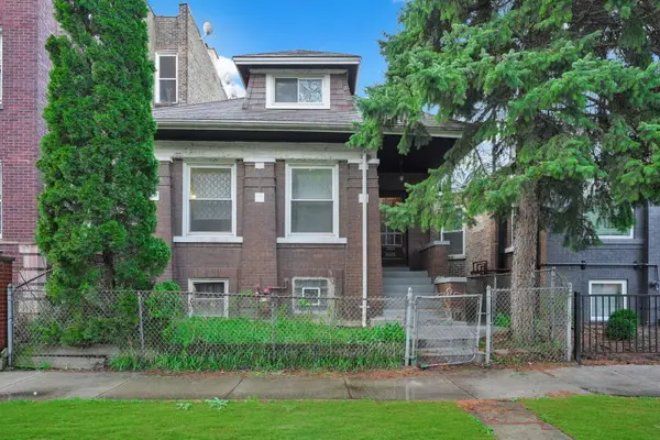 3023 W Ainslie Street, Chicago, IL 60625