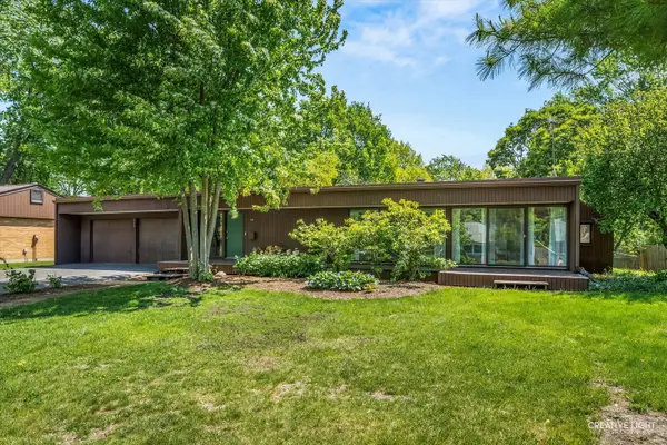 426 N Kingsway Drive, Aurora, IL 60506