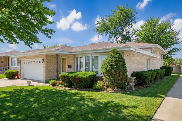 4738 N Potawatomie Avenue, Chicago, IL 60656