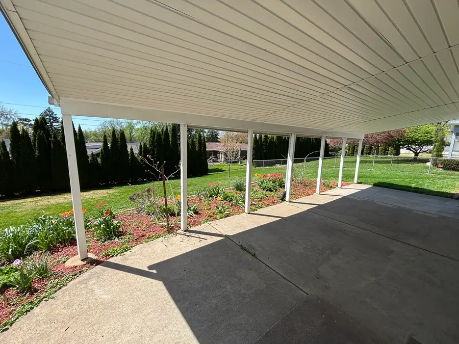 2714 Harmony Drive, Bettendorf, IA 52722 - #3