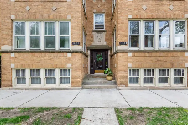 3802 N Hamilton Avenue #2S, Chicago, IL 60618