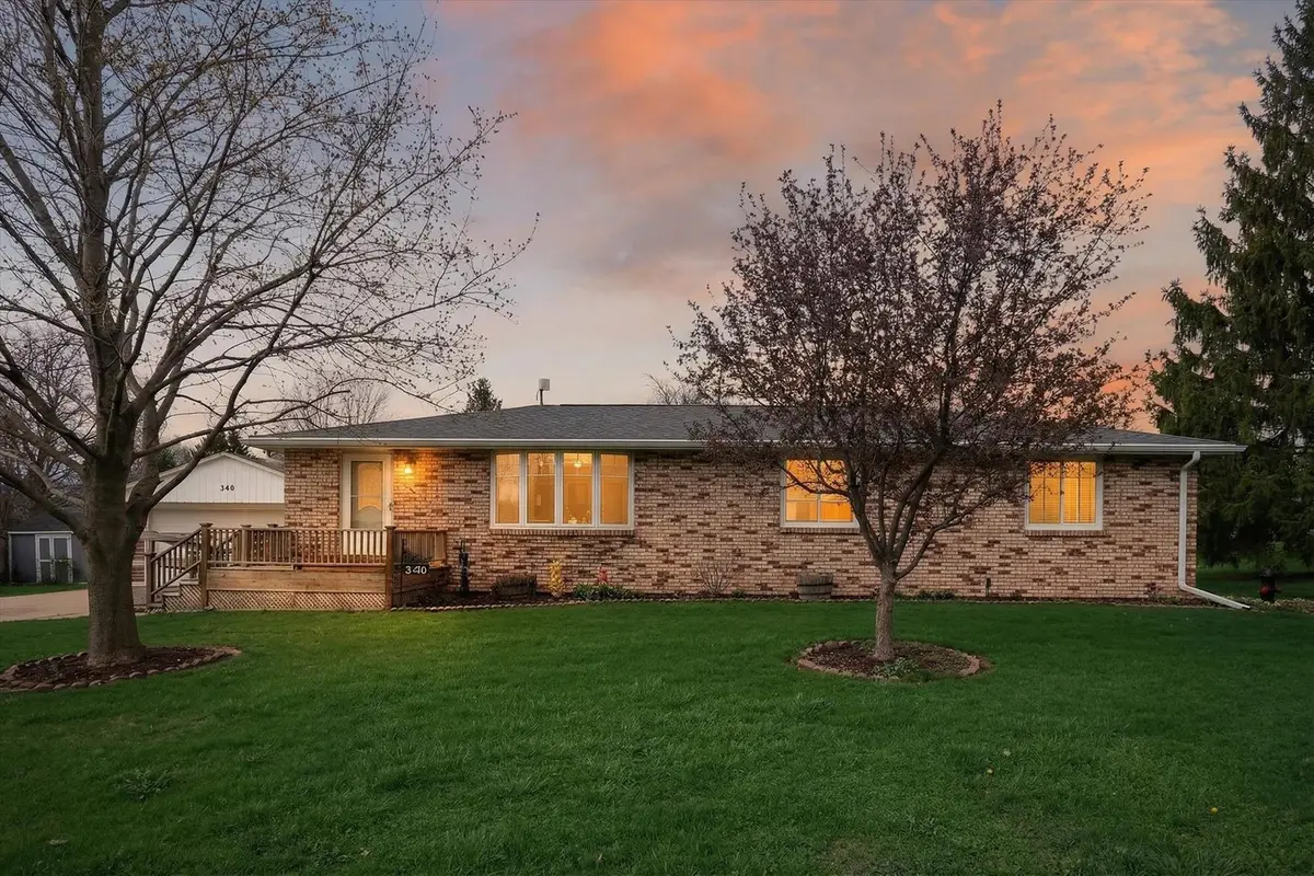 340 W Shaffer Street, Dakota, IL 61018 - #1