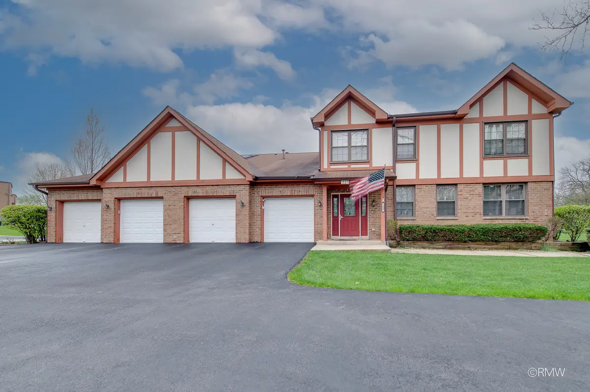 223 Glen Ridge Lane #1B, Bloomingdale, IL 60108 - #1
