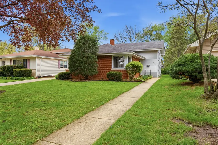 228 S Milton Avenue S, Glen Ellyn, IL 60137 - #2